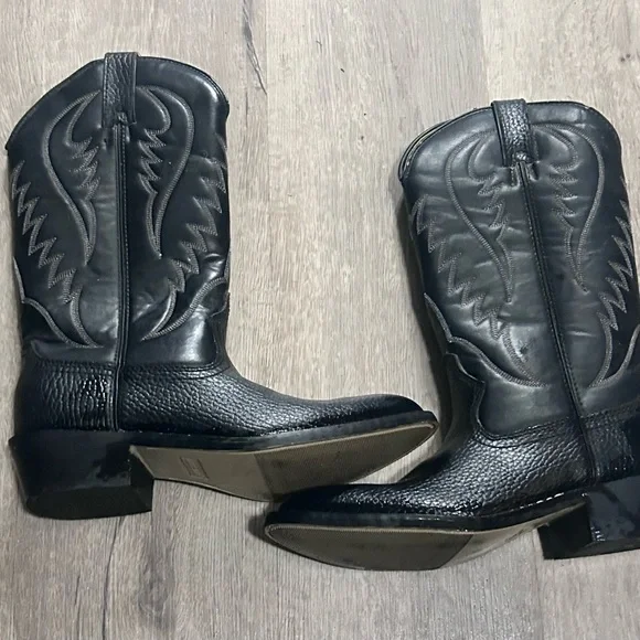 Sold - Picture 3 of 9